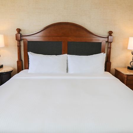 Renaissance Newport Beach Hotel Экстерьер фото