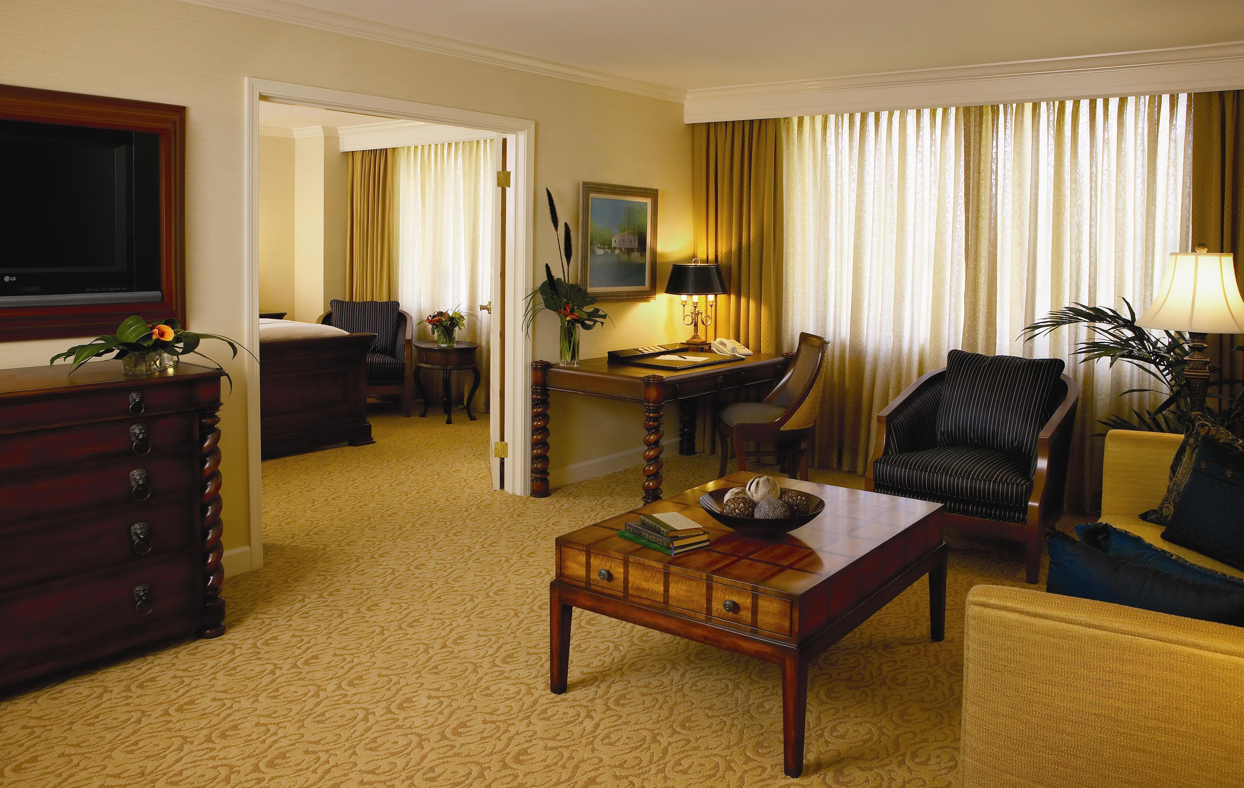 Renaissance Newport Beach Hotel Экстерьер фото