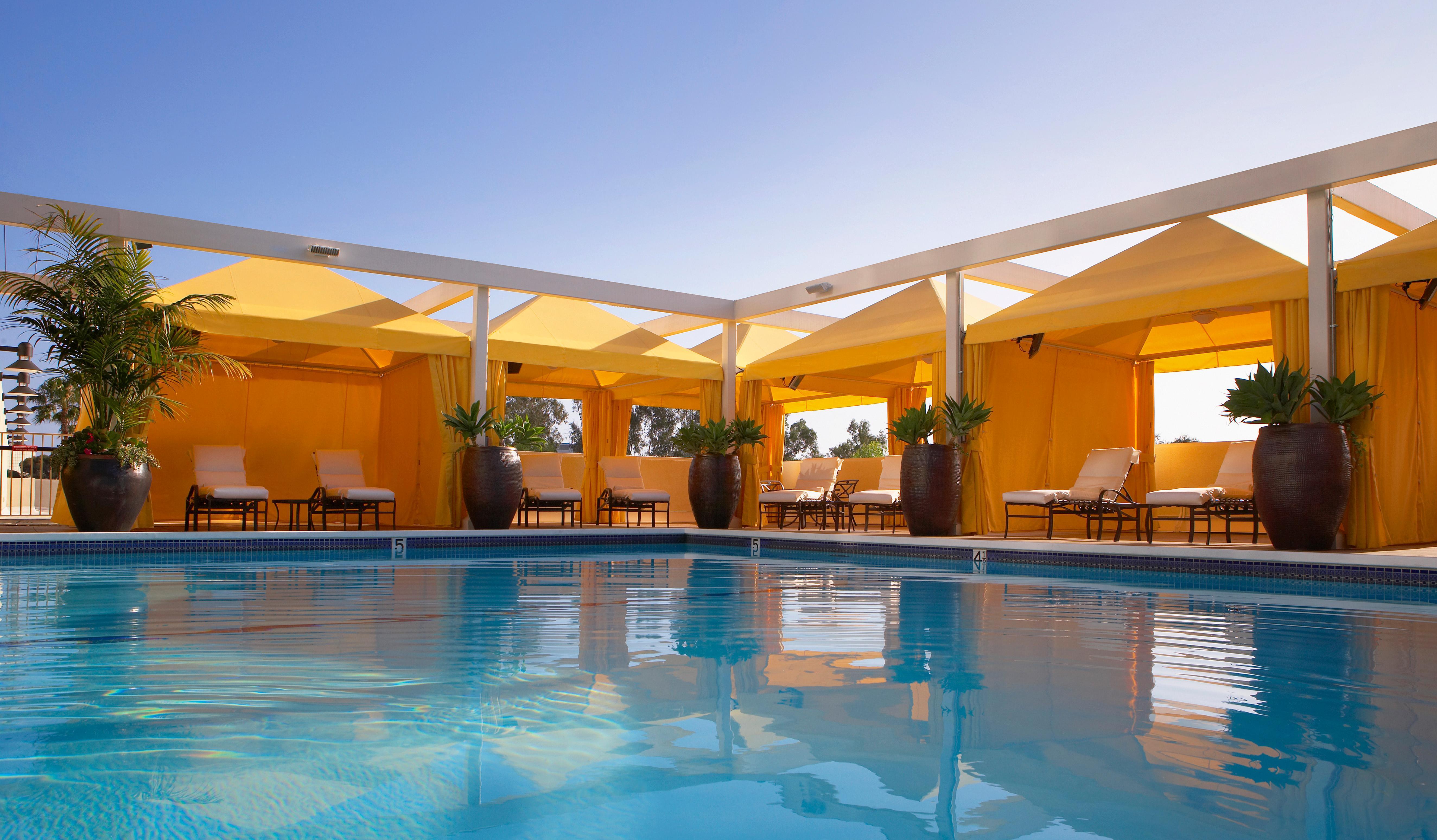 Renaissance Newport Beach Hotel Экстерьер фото