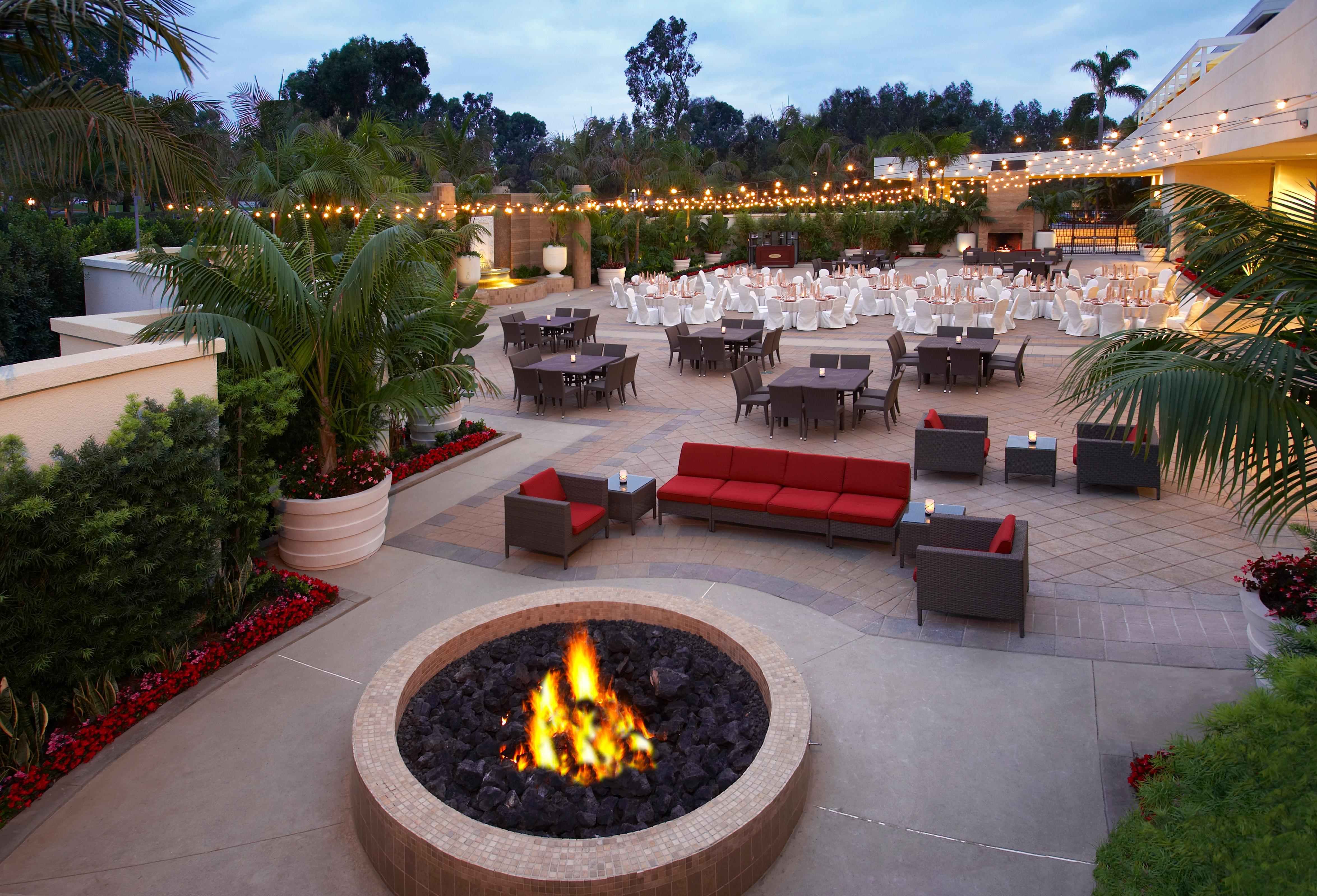 Renaissance Newport Beach Hotel Экстерьер фото