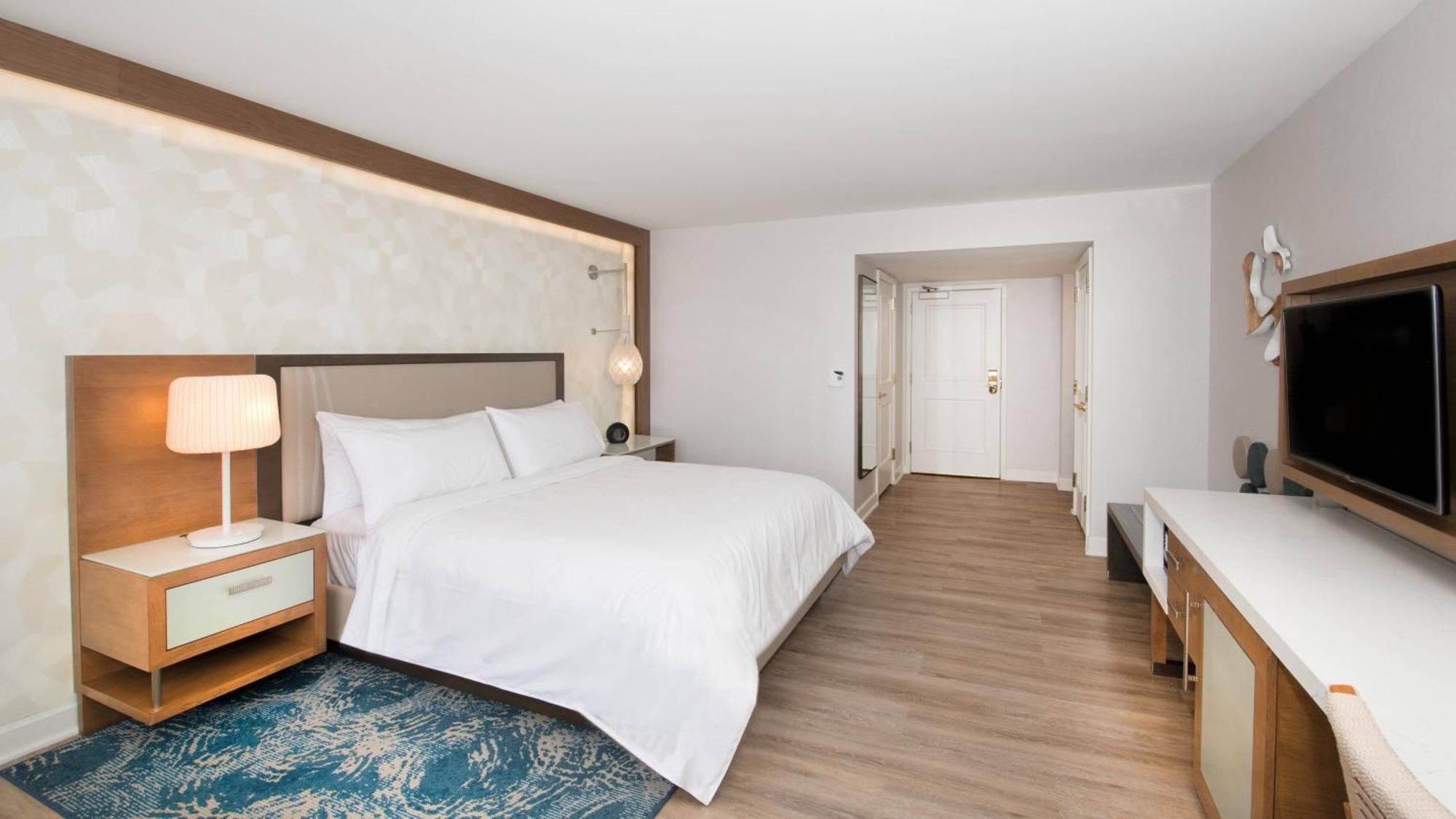 Renaissance Newport Beach Hotel Экстерьер фото