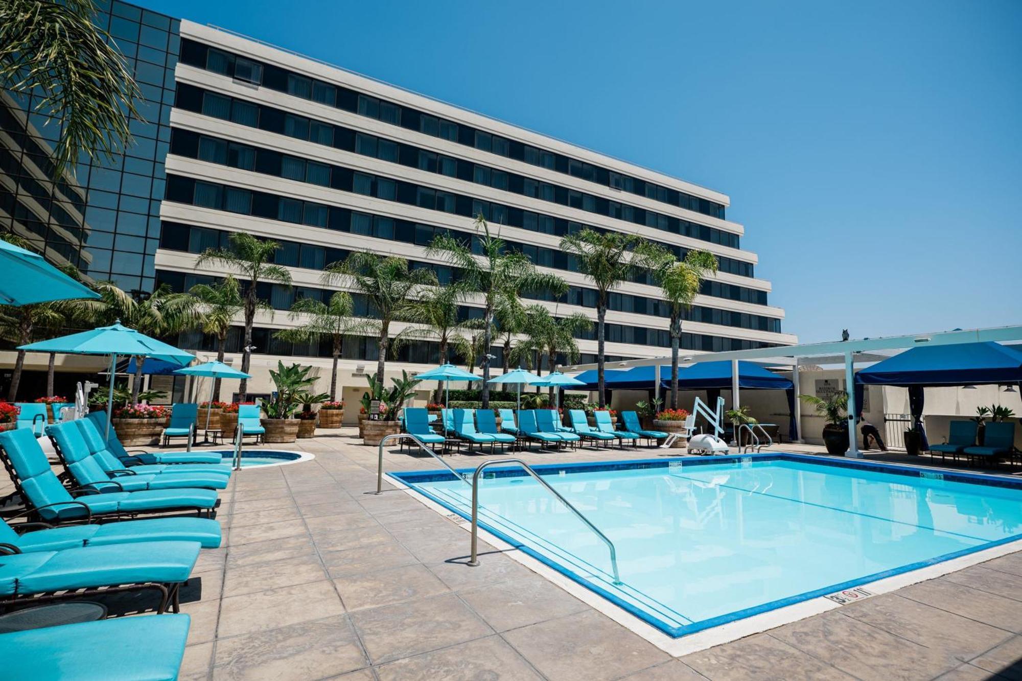 Renaissance Newport Beach Hotel Экстерьер фото