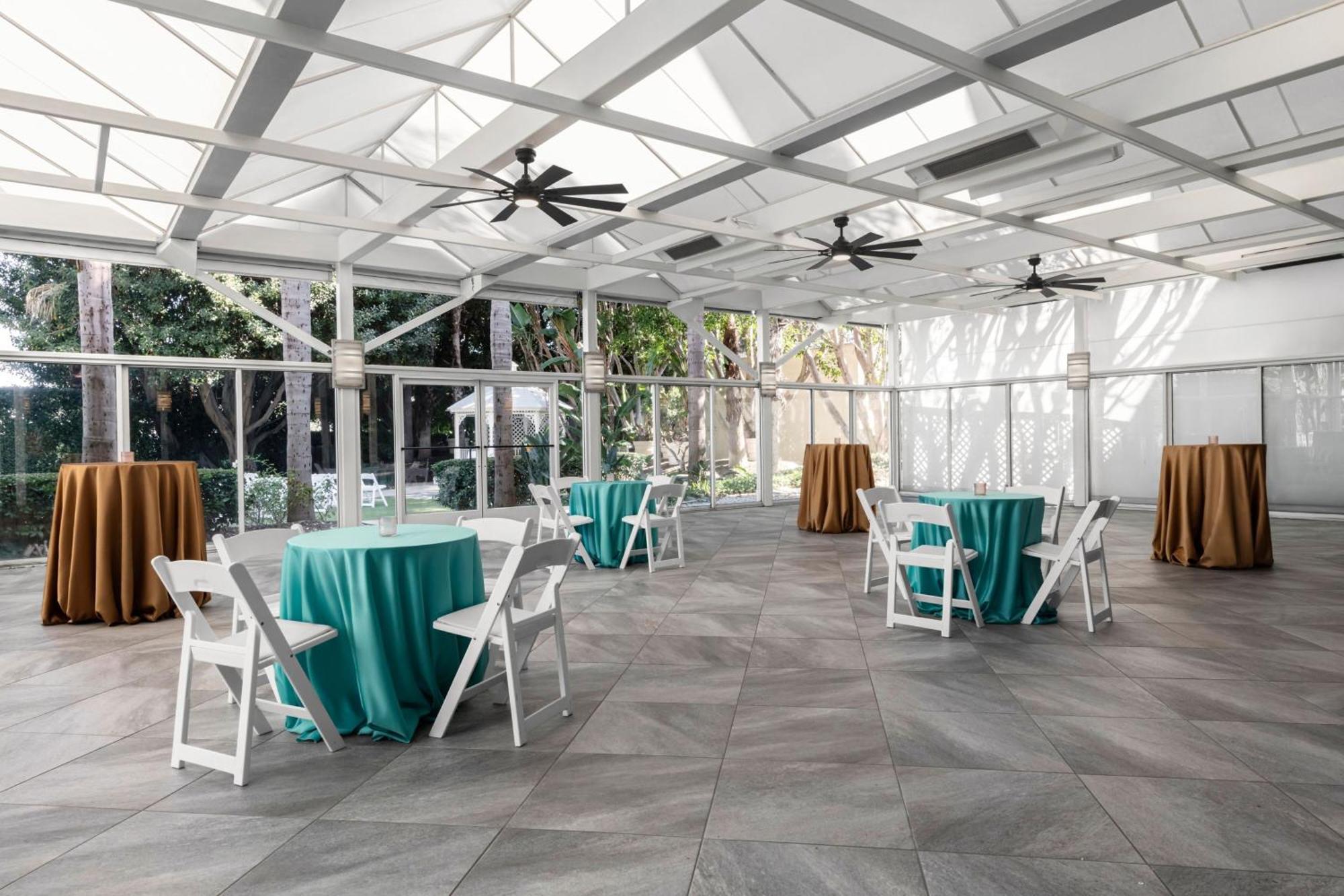 Renaissance Newport Beach Hotel Экстерьер фото