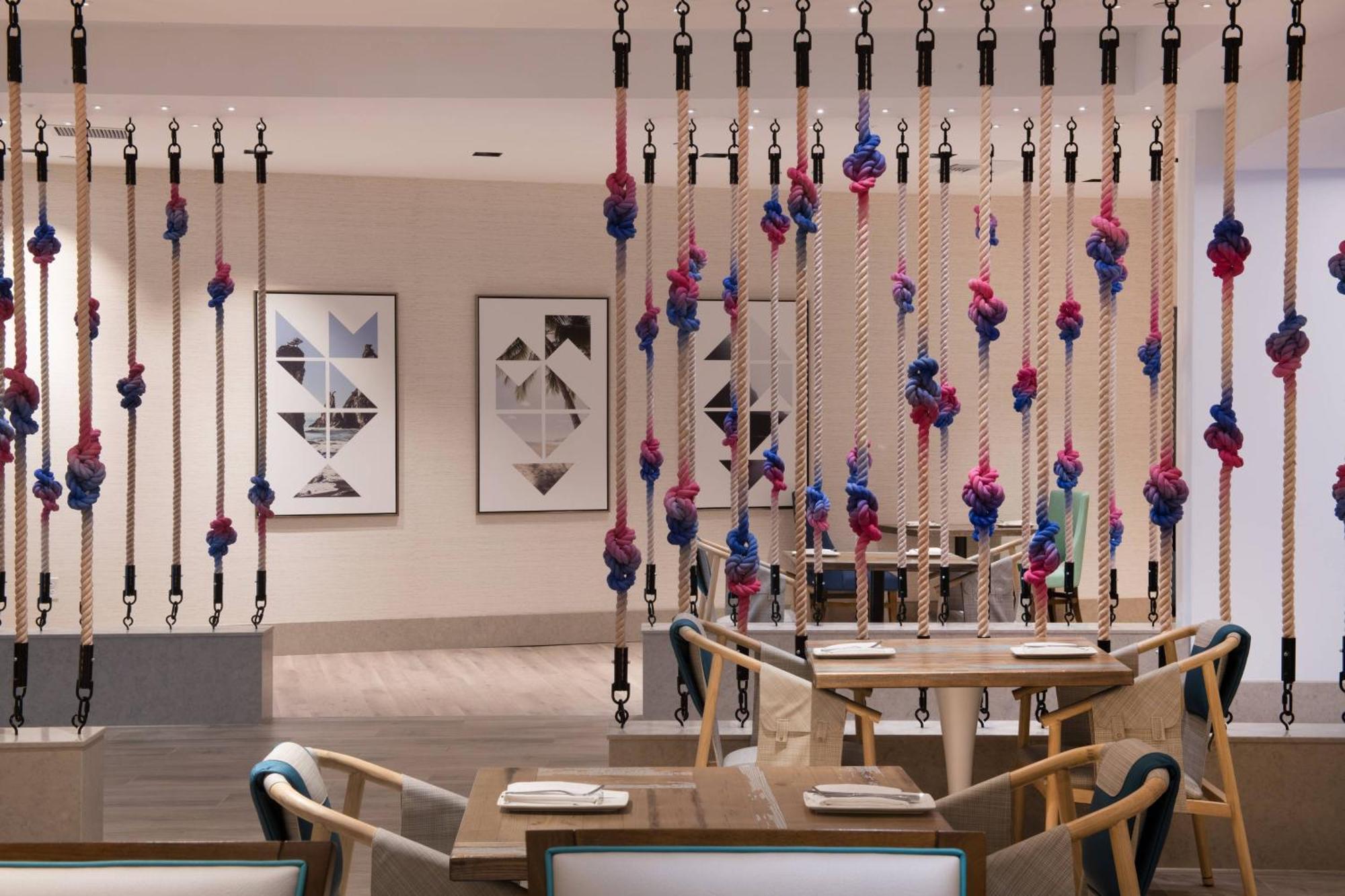 Renaissance Newport Beach Hotel Экстерьер фото