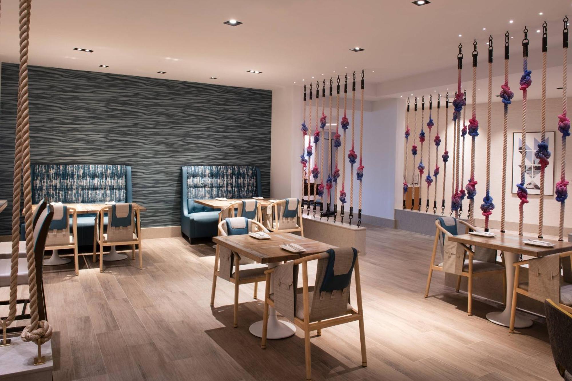 Renaissance Newport Beach Hotel Экстерьер фото
