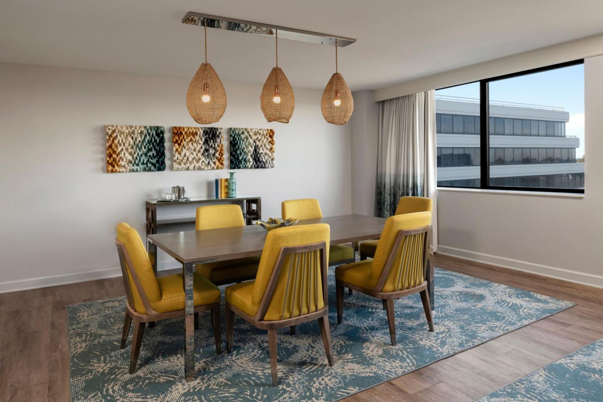 Renaissance Newport Beach Hotel Экстерьер фото