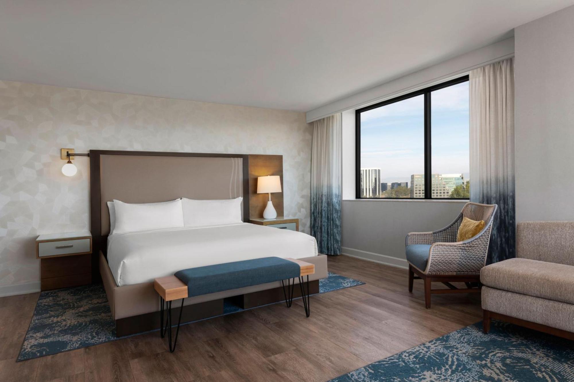 Renaissance Newport Beach Hotel Экстерьер фото